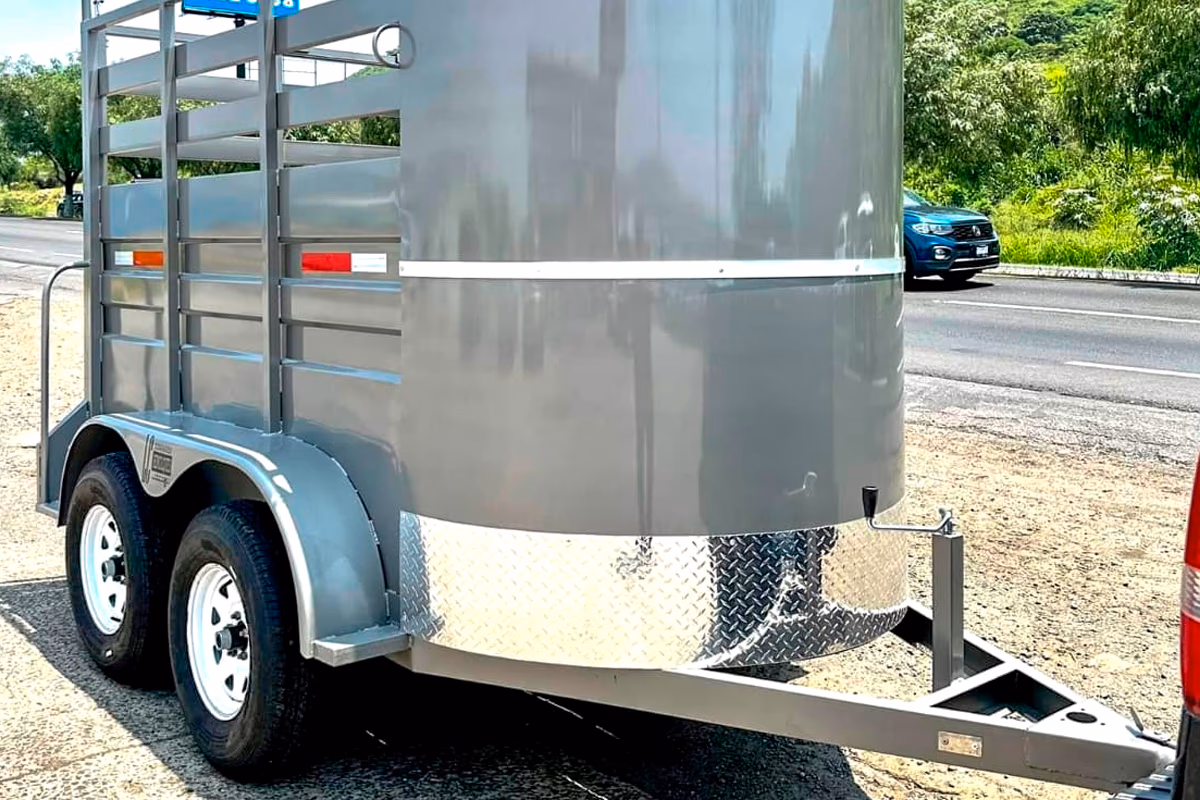 Remolque porta Caballos